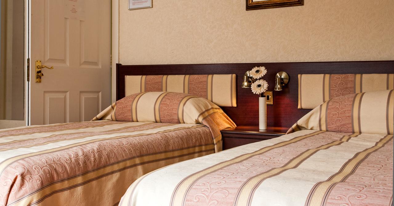 The Cnoc Hotel Struy Ngoại thất bức ảnh